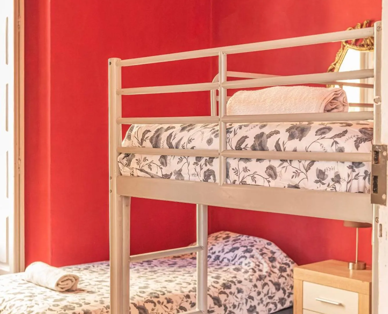 Homestay Private Rooms In Historic Building On The Square Malaga Spain