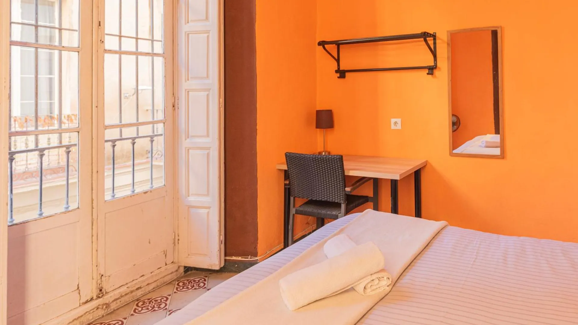 Private Rooms In Historic Building On The Square Málaga Quarto em Acomodações Particulares