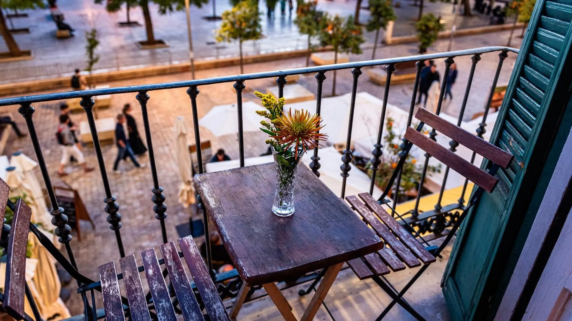 Private Rooms In Historic Building On The Square Málaga