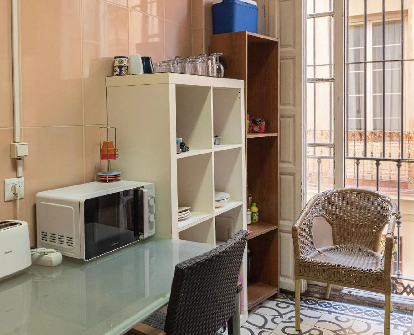 Homestay Private Rooms In Historic Building On The Square Malaga